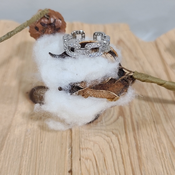 ⛓️⛓️NEW⛓️⛓️PRETTY!! Chain Link Adjustable Ring in SILVER - Picture 4 of 15